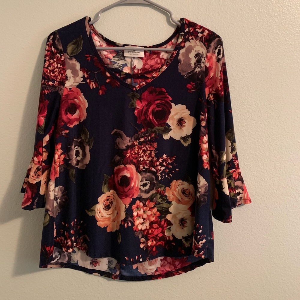 3/4 bell sleeve high low top